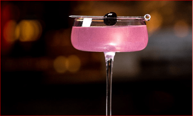A Delicious Rose Cocktail Recipe to Try This Weekend