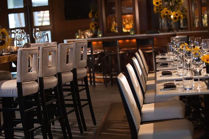 What are the quality components of wood restaurant chairs?