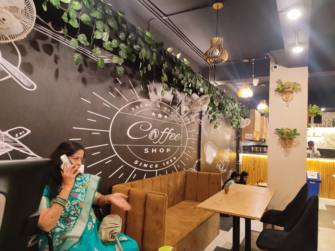 Chai Sutta Bar opens new 24x7 outlet in Noida