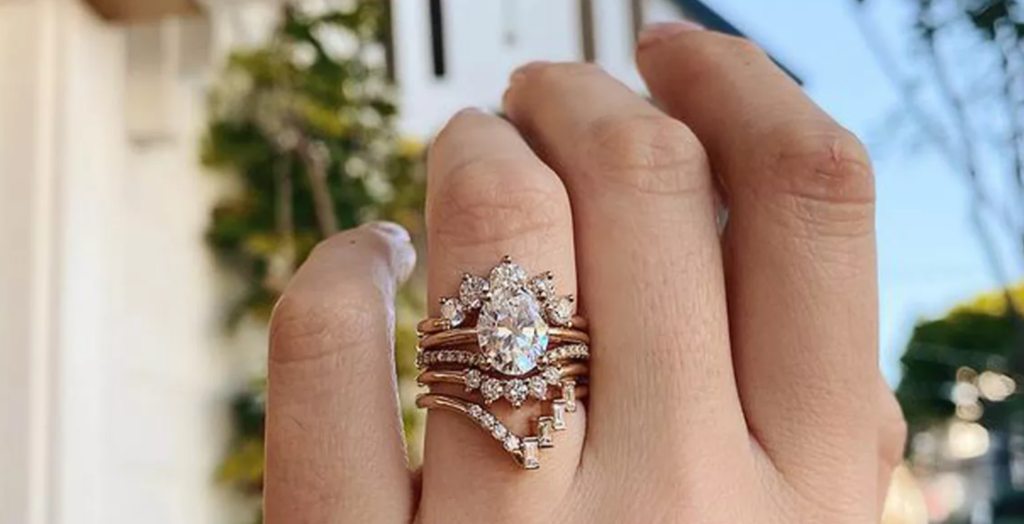 How to Build a Unique Engagement Ring?