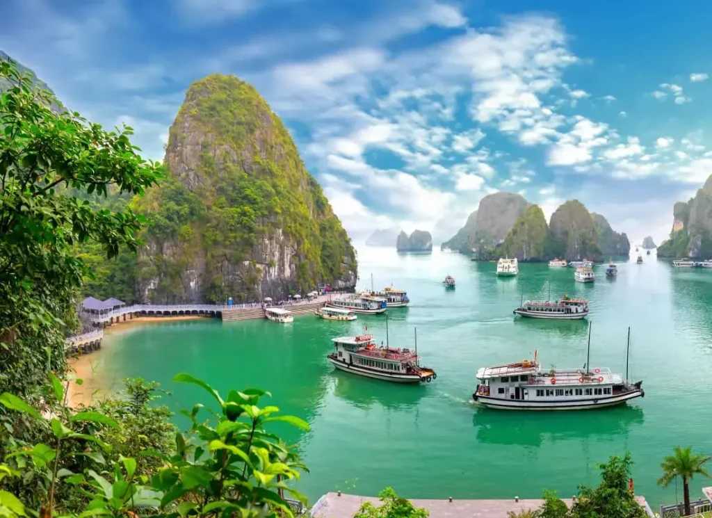 Vietnam: History, Culture, Tourism, Economy and Travel Guide