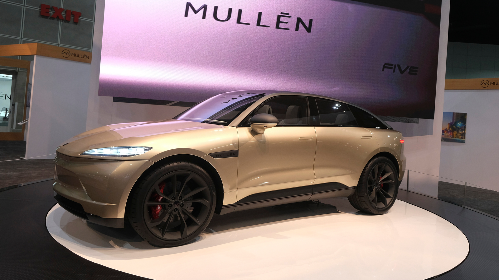 Mullen D12 – The Next-Gen Electric SUV Leading the Charge Toward a Sustainable Future